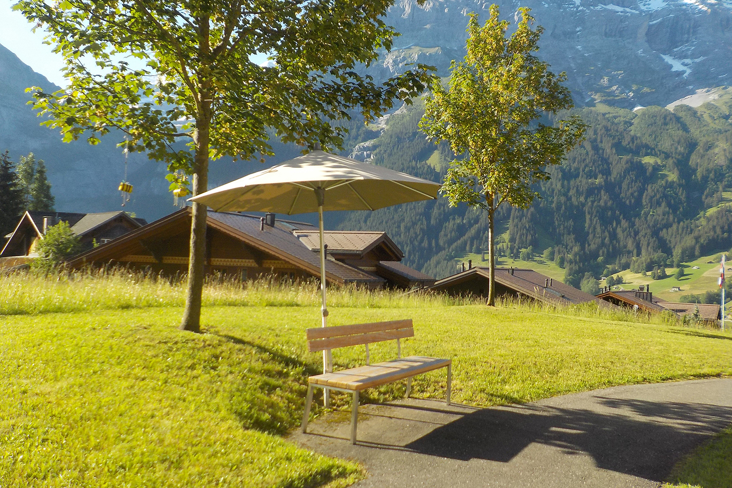 
                                Aussenbereich Altersheim Grindelwald